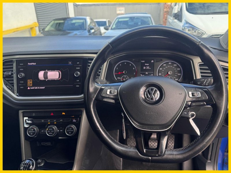 VOLKSWAGEN T-ROC
