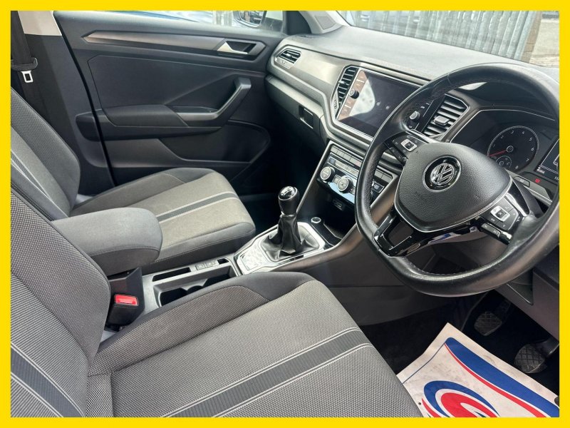 VOLKSWAGEN T-ROC