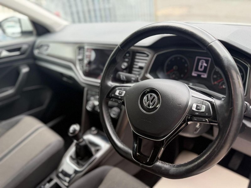 VOLKSWAGEN T-ROC