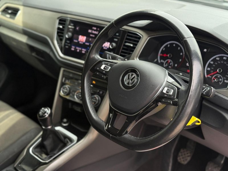 VOLKSWAGEN T-ROC