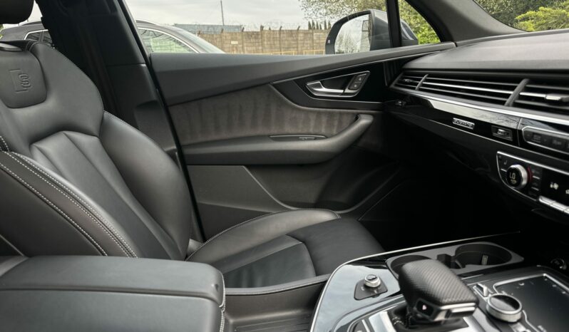 18 plate Audi Q7 3.0 TDI V6 Black Edition Tiptronic quattro Euro 6 (s/s) 5dr 7 Seats full