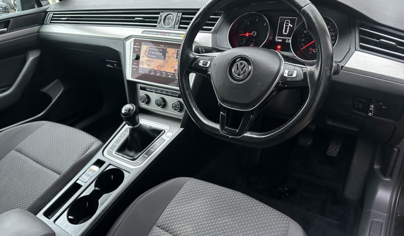 18 plate Volkswagen Passat 1.6 TDI Estate Euro 6 (s/s) 5dr full